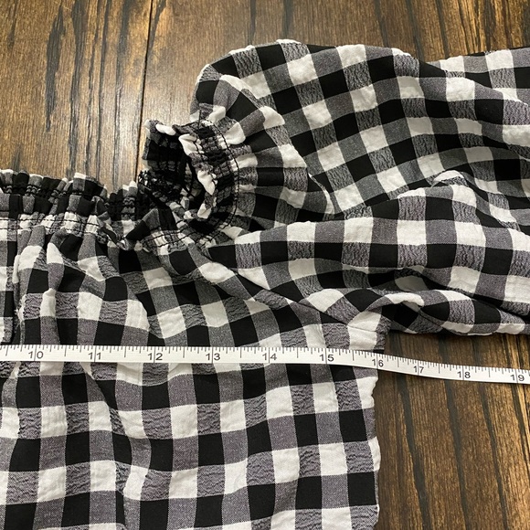 H&M Gingham Puff Sleeve Off-Shoulder Top - Picture 9 of 10